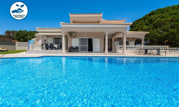 Vale Navio Villa | Villa w/ heatable pool & BBQ, Albufeira