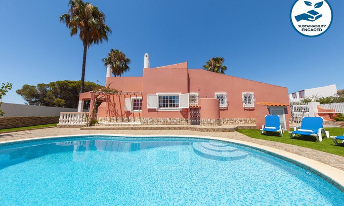 Vale Navio Villa | Villa w/ heatable pool Vale da Azinheira