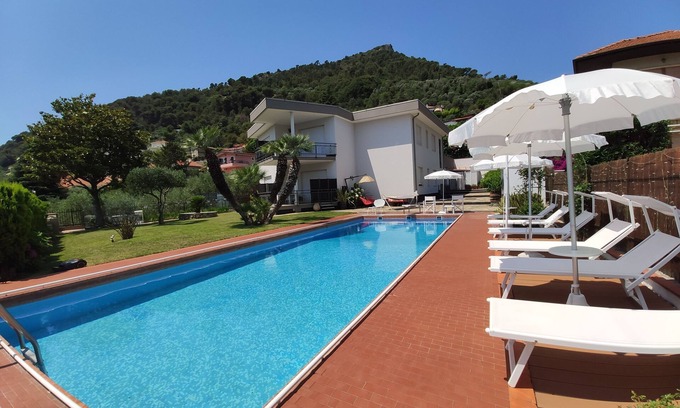 Seglia San Bernardo Villa | VILLA CON PISCINA PRIVADA, JARDÍN Y BARBACOA, 3 DORMITORIOS Y 2 BAÑOS