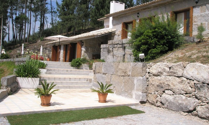 Beijos Villa | Villa con piscina privada (con 23700 m2 de áreas verdes) a 40 km de OPORTO
