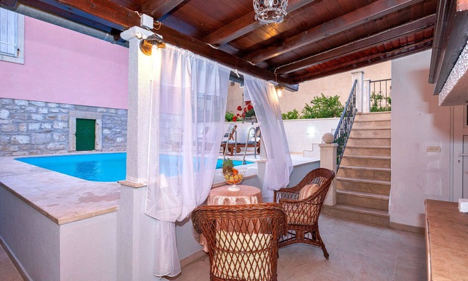 Island Hvar Villa | Villa waterfroont con piscina privada y vistas increíbles al mar