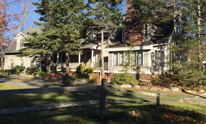 Lamoine Beach Villa | VILLA Weekly 4 Season Weekly Rental the entire year