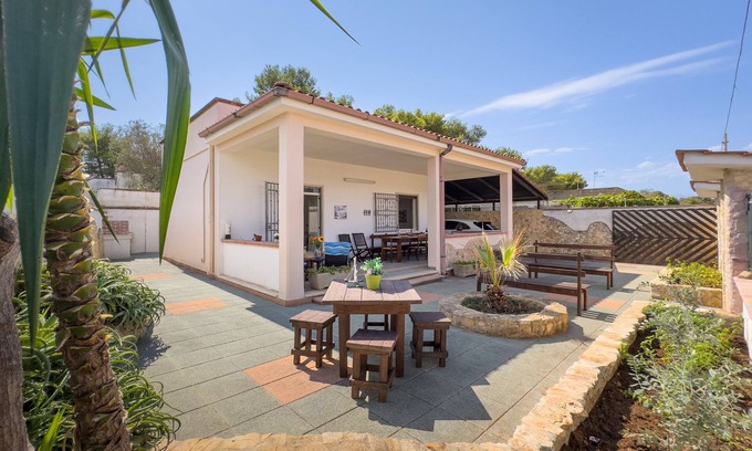 Torre Squillace Villa | Villa 'White Sand Private' con jardín privado, Wi-Fi y aire acondicionado
