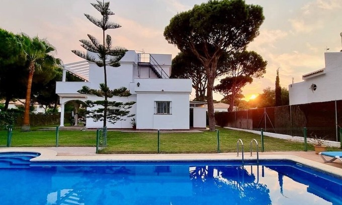 Cabo Roche Chalet De Esquí | Villa con piscina privada a menos de 500m playa de Roche