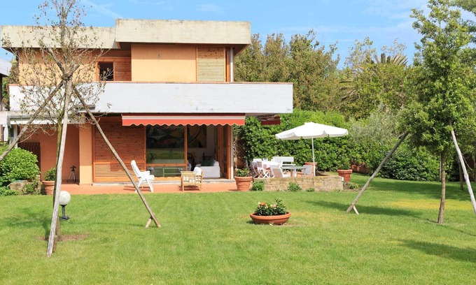 Punta Ala Casa | Villa con hermoso jardín y vistas verdes, cerca de la playa de Punta Ala