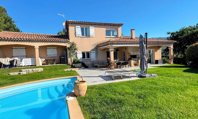 Chateauneuf-le-Rouge Casa | Villa with pool and garden, 2 bedrooms