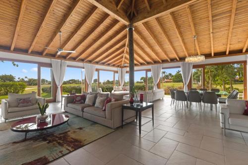 Casa de Campo Villa | Villa with golf course views