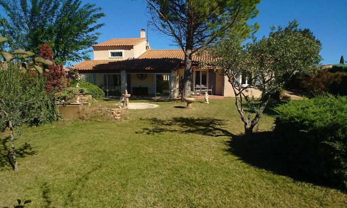 Grillon Casa | Villa de 134m2, con piscina y jardín de 1300m2.