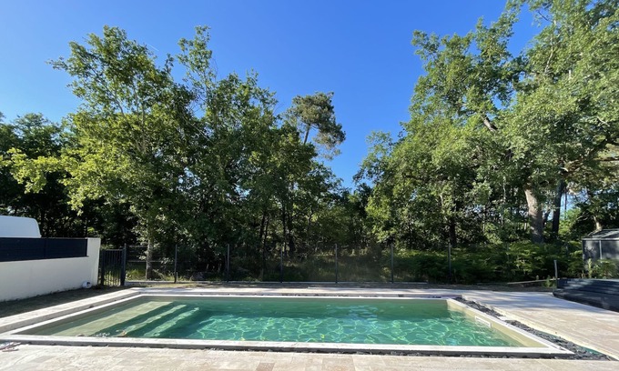 Saint-Jean-d'Illac Casa | Villa with covered swimming pool between Bordeaux and the Arcachon basin