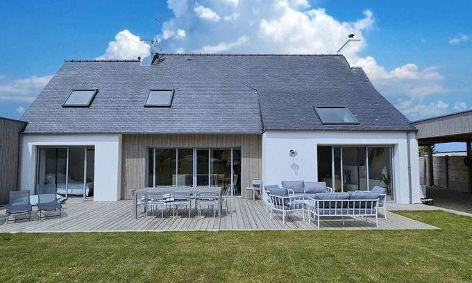 Plouguerneau Villa | Villa with indoor pool 5 minutes walk from the beach