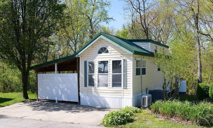 Bloomington Casa | Villa with Loft in Lake Monroe near IU