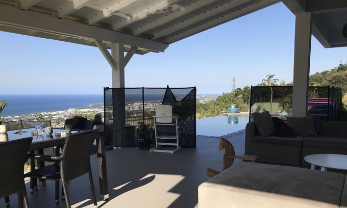Saint-Denis Casa | Villa con piscina y magnifica vista panoramica