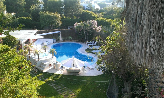 Rosa Marina Villa | Villa con piscina e hidromasaje en el mar.