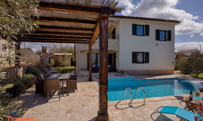 Brzac Villa | Nueva villa con piscina, jardín con olivos, barbacoa y hermosas vistas al mar
