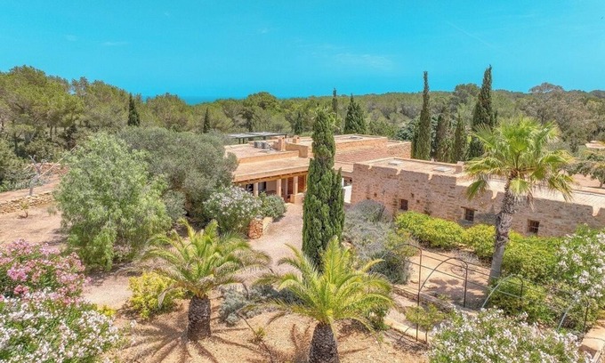 Formentera Casa | Villa con piscina, amplio jardín y varios porches