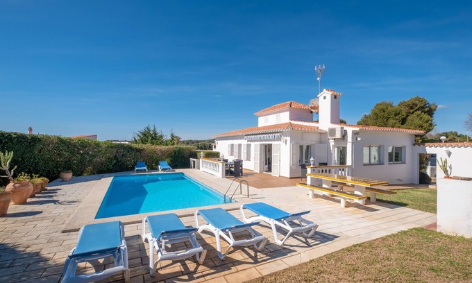 Es Canutells Casa | Alquiler- Chalet con piscina al lado de la playa, Es Canutells, Menorca