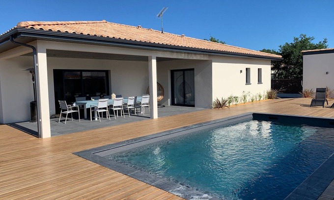 Vensac Casa | Villa with pool near Montalivet beach