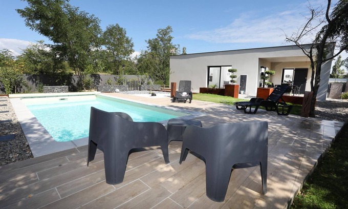 Ruoms Villa | PROMOCIÓN del 19/10 al 2/11 PISCINA PRIVADA CLIMATIZADA