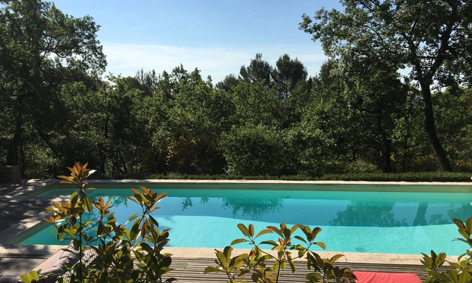 Pierrevert Villa | Villa con piscina privada en un tranquilo bosque de pinos entre Luberon y Verdon