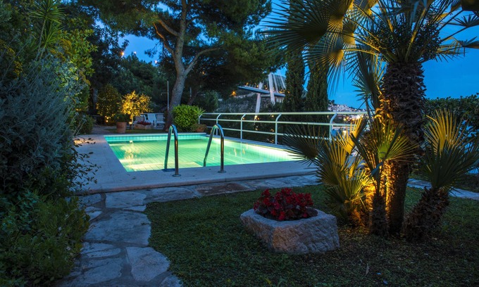 Lozica Villa | Villa con piscina privada y vistas al mar