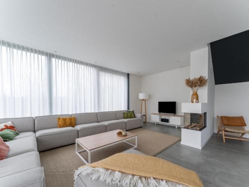 Arnemuiden Casa | Villa with private pool on the Veerse Meer, cleaning included