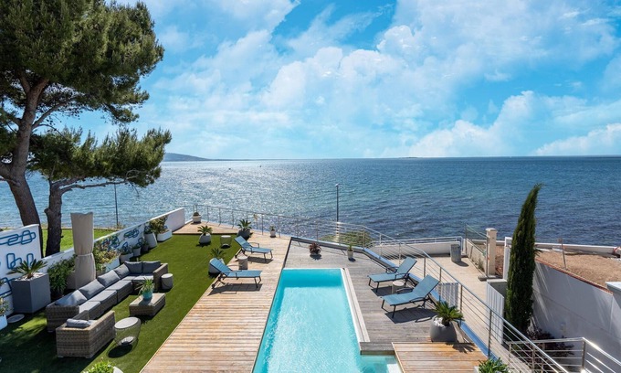 Meze Villa | Chalet con piscina privada y vistas a la laguna