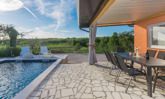 Radini Apartamento | Villa con piscina y jardín privados, rodeada de naturaleza