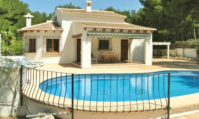 Media Luna Villa | Villa con piscina privada en zona residencial un máximo de 6 personas.
