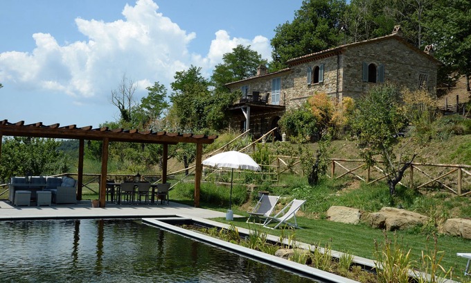 Umbertide Villa | Villa con piscina privada y vistas panorámicas sobre la frontera con la Toscana / Umbría