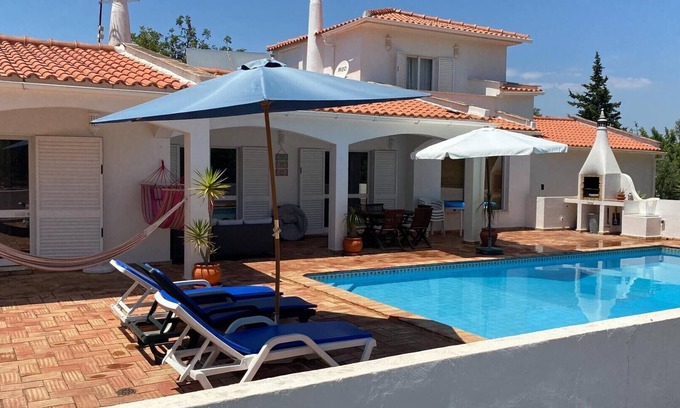 Benatrite Villa | Bonito chalet con piscina privada, terraza, jardín y parque infantil