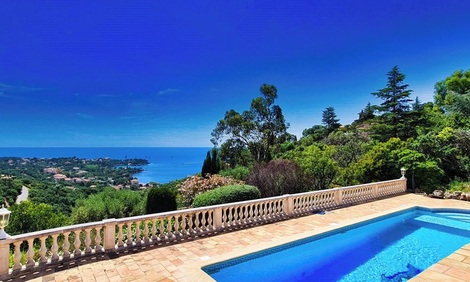 Saint-Raphael Villa | Villa with sea view and swimming pool 8 to 10 people