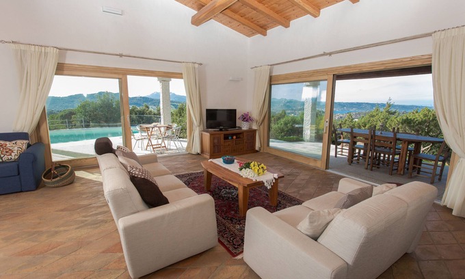 Arzachena Villa | VILLA CON PISCINA CON VISTA AL MAR
