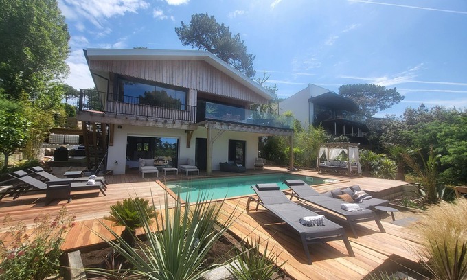 Pyla-sur-Mer Villa | Villa with swimming pool and panoramic view in Pyla, 6' walk from the beach.