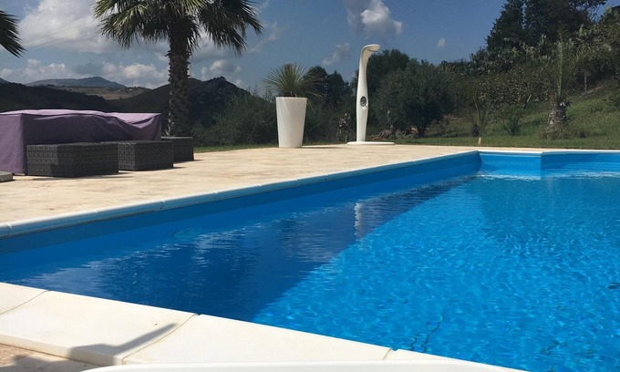 Caltavuturo Casa | Villa con piscina en las pintorescas montañas madonias de Sicilia