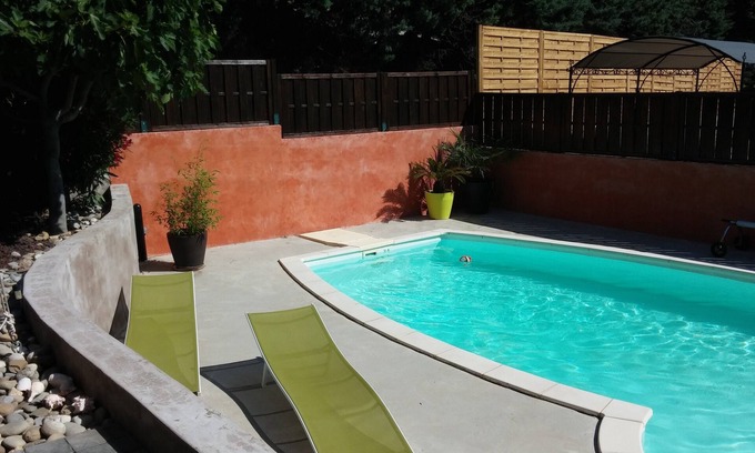 Rognes Villa | Villa con piscina en el corazón de los viñedos y Provenza, a los pies del Luberon.