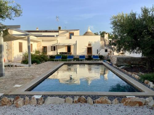 Alberobello Casa | Villa with Trullo and Pool, Alberobello