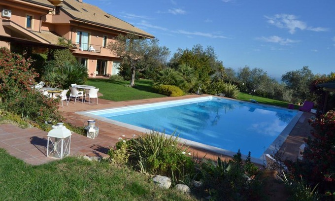 Pineta Cama Y Desayuno | Villa Zagara Luxury Bed And Breakfast