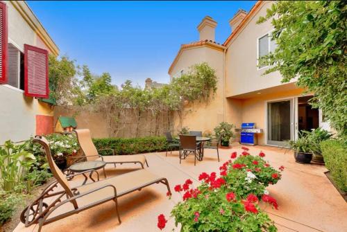 Village of La Jolla Casa | Village and Views