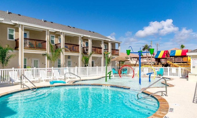 Corpus Christi Villa | Village by the Beach I919K
