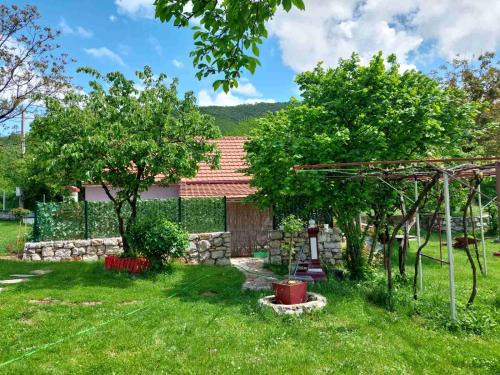 Niksic Casa | Village FLOWER IVY Montenegro