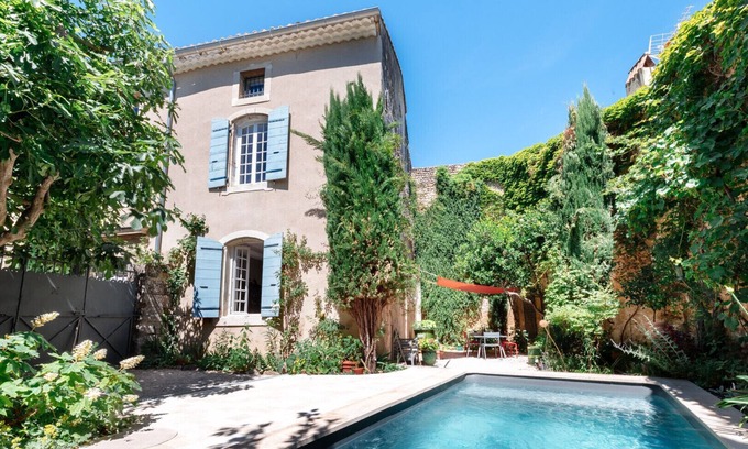 Suze-la-Rousse Chalet De Esquí | Village House with Pool for Rent – Suze-la-Rousse, Drôme Provençale