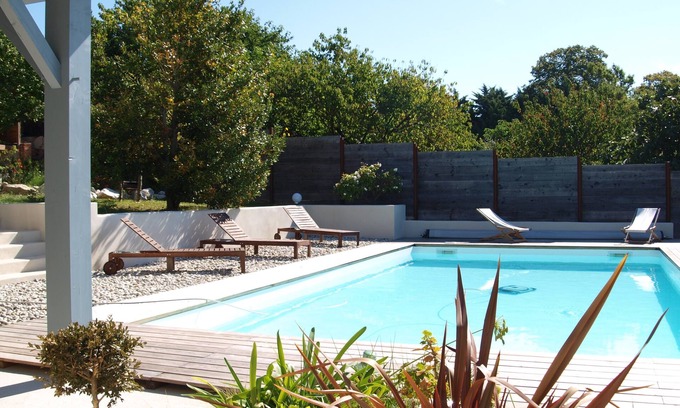 Nailloux Casa | CASA DE PUEBLO CON PISCINA, RELAJACIÓN, OCIO, VISTA A LOS PIRINEOS GARANTIZADOS