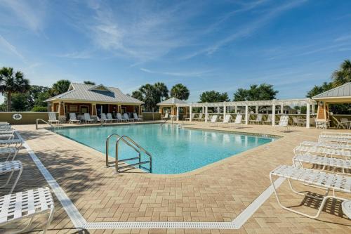 Collier Casa | Village of Collier Retreat with Golf Cart and Lanai!