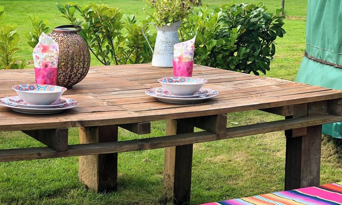 Bethania Cabina | Villager the Yurt with fully-fenced garden - Welcoming Dogs