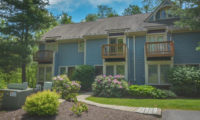 McHenry Casa | Villages of Wisp 13 Lakeview Court