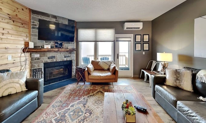 McHenry Casa | Villages of Wisp 33 Winding Way | Lake Access + Hot Tub