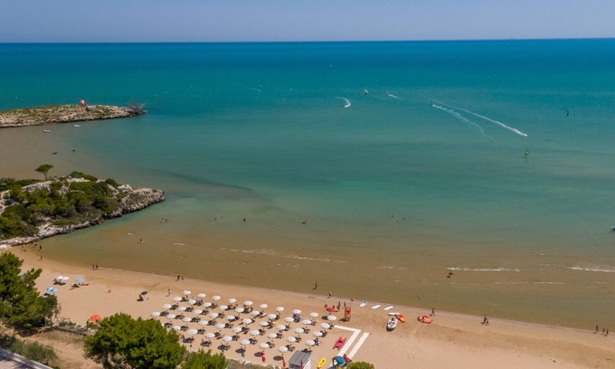 Mandrione Alquiler De RV | Villaggio Capo Vieste Camping