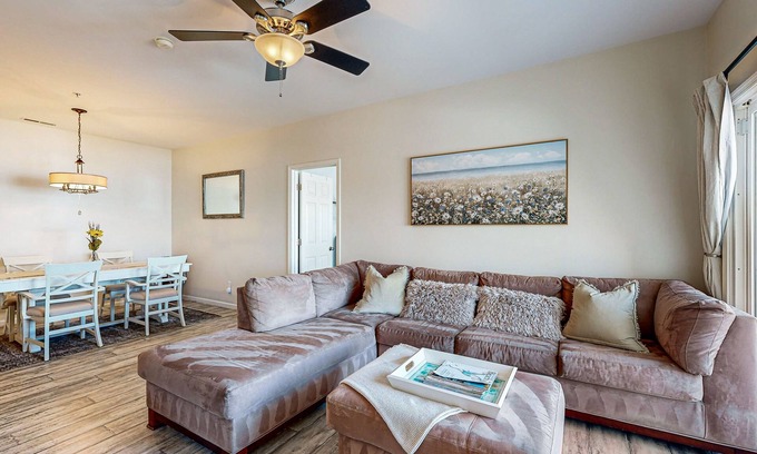 Rehoboth Beach Condominio | Villas at Bay Crossing dog-friendly condo with pool, balcony, water views, & W/D