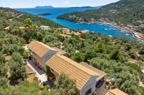 Sivota Villa | VILLAS CARISMA - Natural Style Villas for 14 people