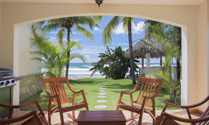 Rancho Santana Condominio | Villas Iguana A-13: Beachfront Condo
